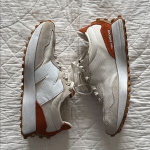 New Balance 327 Sneakers